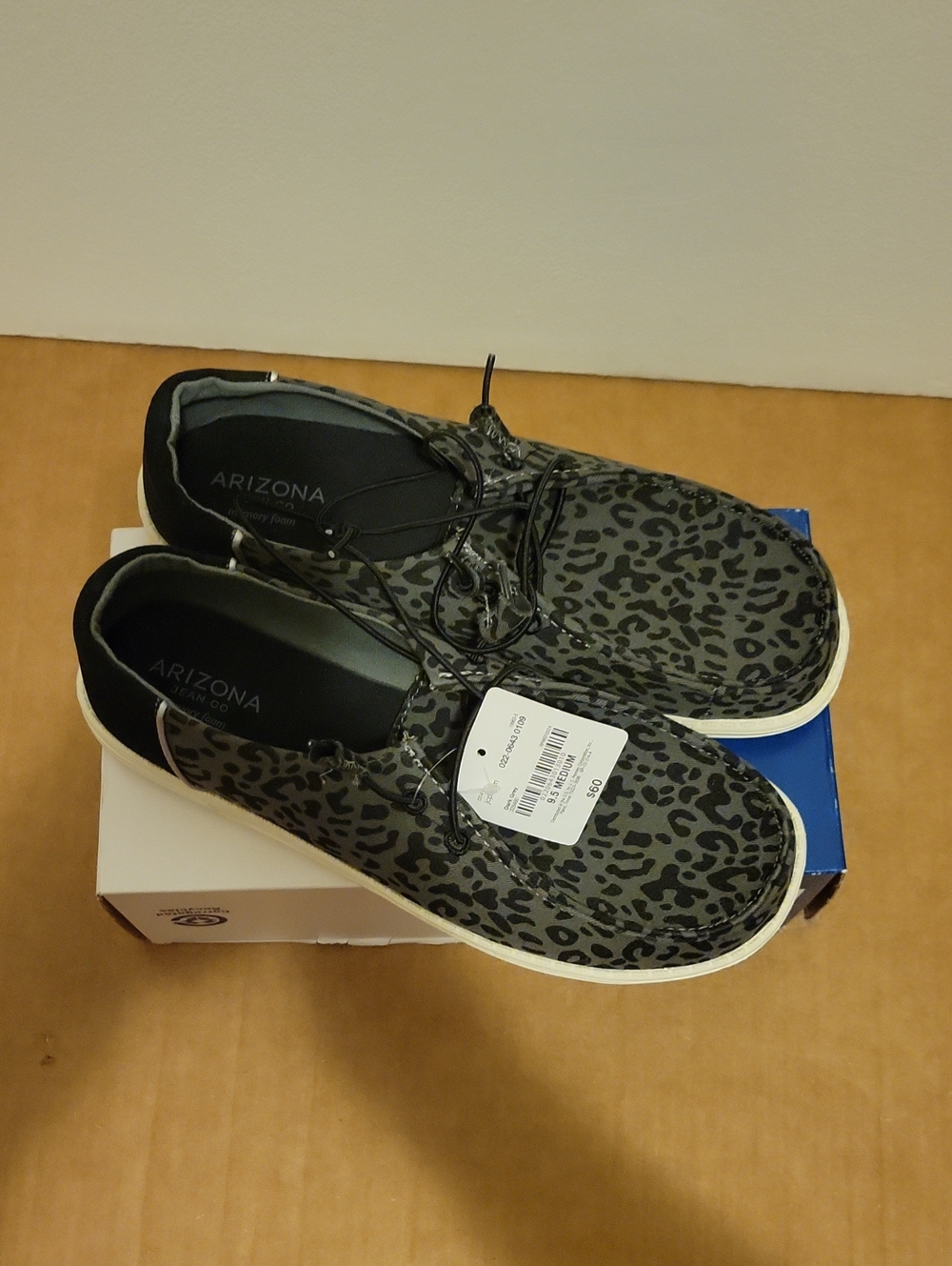 NWT: Arizona Jean Co. Flipa Slip-On Shoes